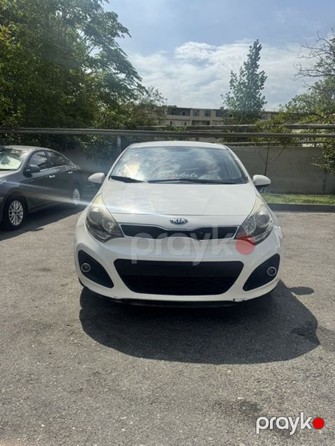 Kia Rio: 1.1 l | 2014 il Hetçbek — Bakı