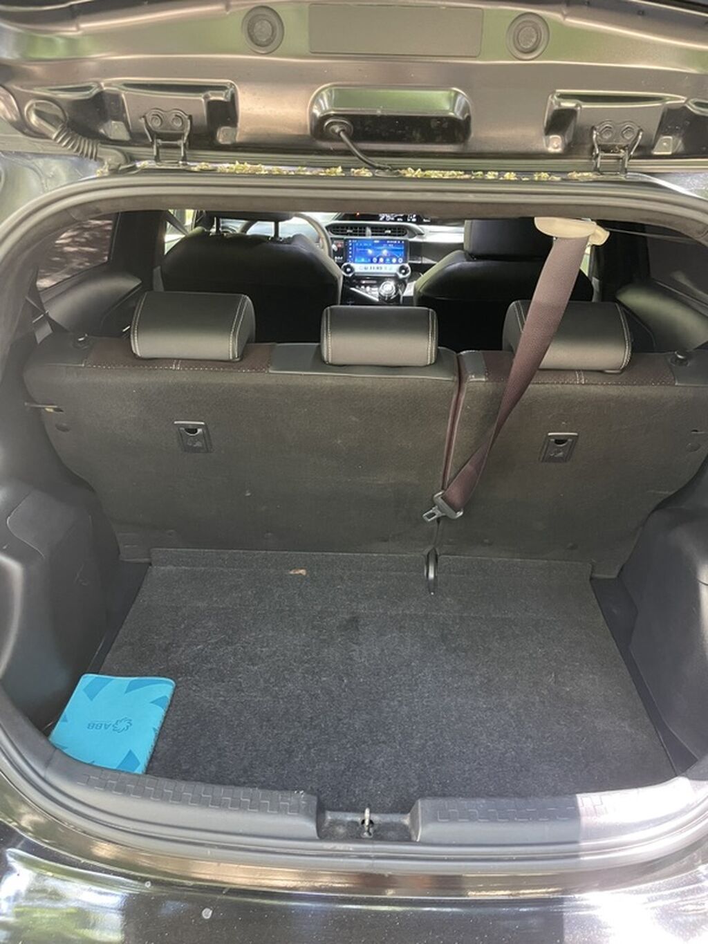 Toyota Aqua hibrid hetçbek - Korpus: 5 qapılı, qara rəng - Mühərrik — Avto, Bakı (6)