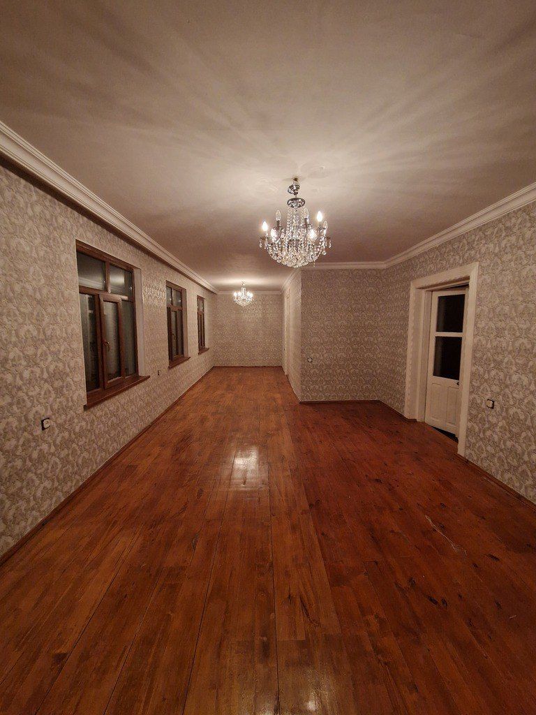Satılır 5 otaqlı köhnə tikili 196 m² — Mənzil, Göygöl (11)