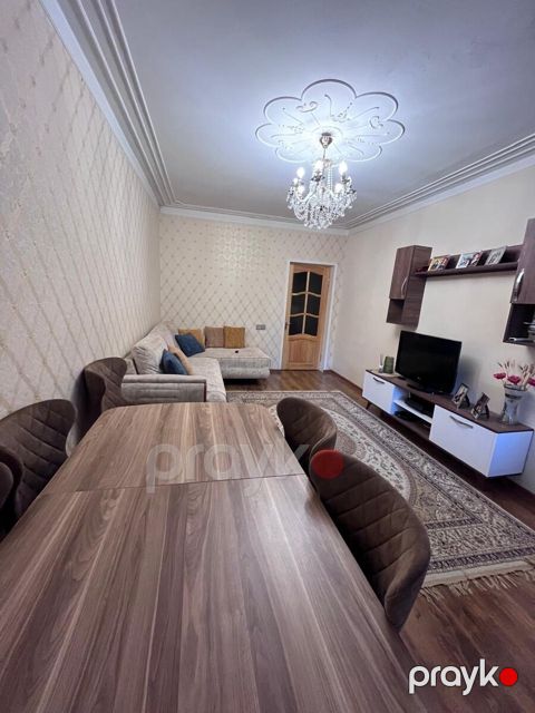Satılır 3 otaqlı köhnə tikili 110 m² — Bakı