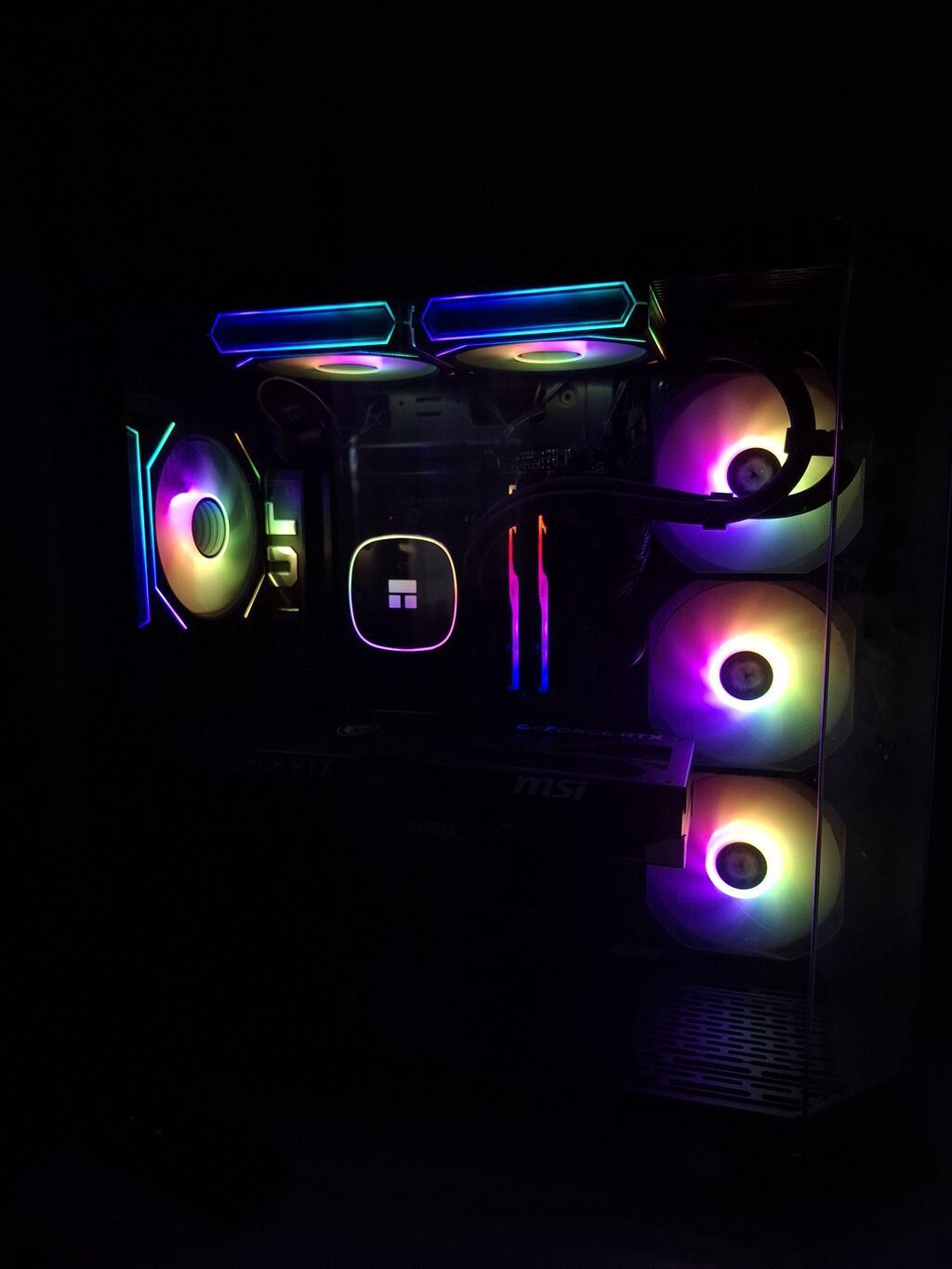 Case şəxsi seçimimlə hər detalını özüm seçib yığdırmışam 1 ildən az
