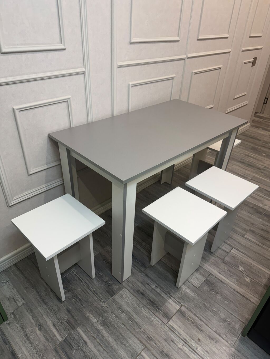 Mətbəx stolu,4 oturacaqla satılır 85 azn.Yenidir,istifadə — Mebel, Bakı