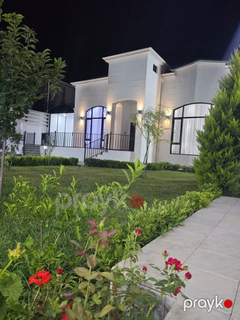 Satılır 5 otaqlı həyət evi/bağ evi 364 m²