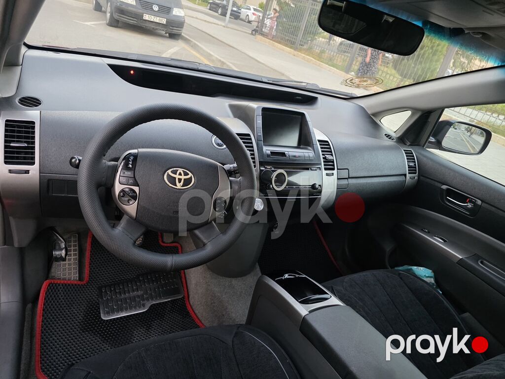 Toyota Prius (2-ci nəsil) hibrid hetçbek - Rəng: qırmızı - Kuzov: 5 — Avtomobillər, Bakı (3)