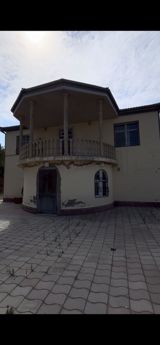 Saray 7 otaqlı, 260 kv. m, Orta təmir — Real estate