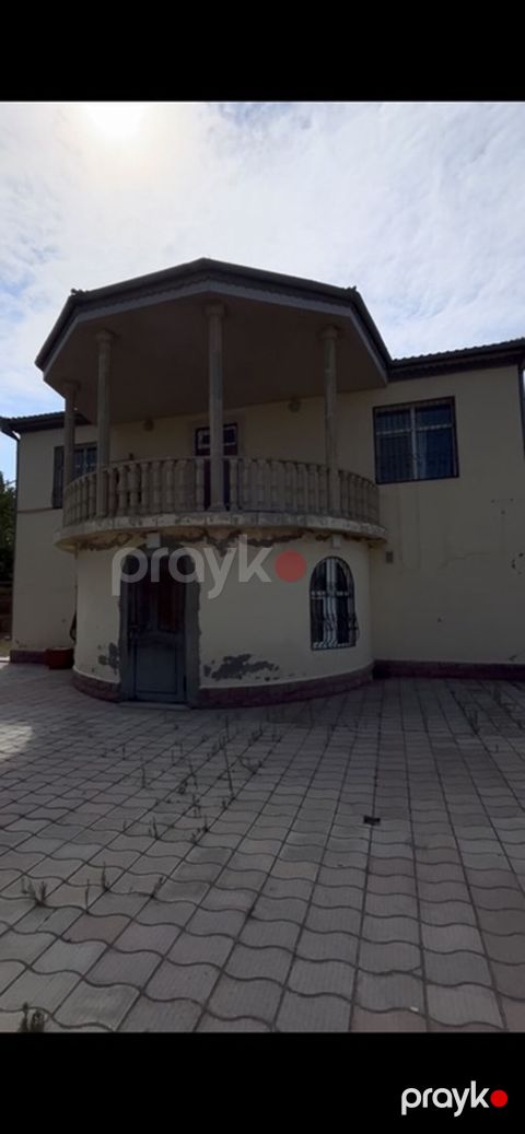 Saray 7 otaqlı, 260 kv. m, Orta təmir