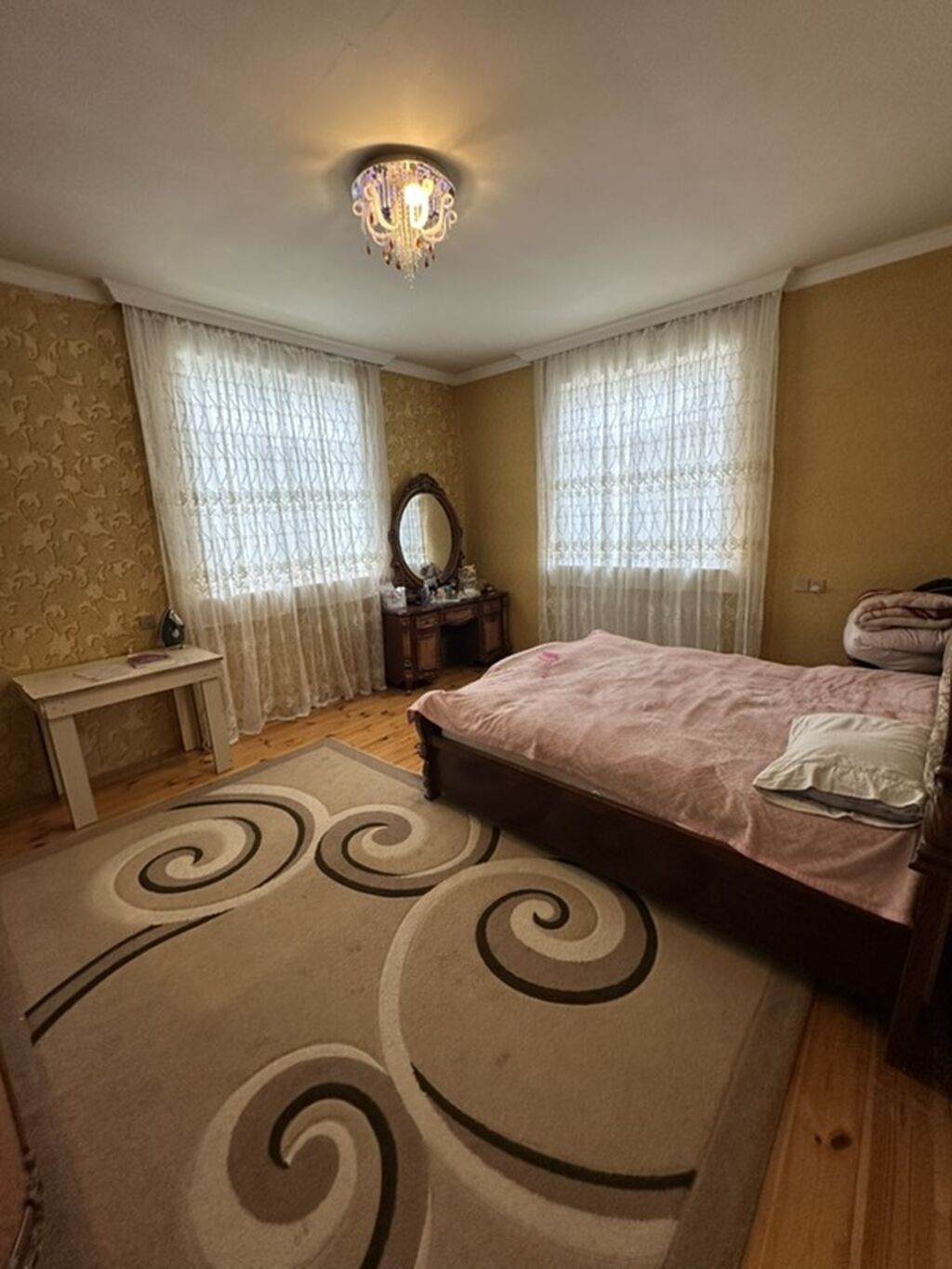 Satılır: 2 otaqlı həyət evi (fotoşəkillərdə) - Geniş dəhliz, taxta — Daşınmaz əmlak, Gəncə (5)