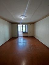Satılır 2 otaqlı köhnə tikili 80 m² — Недвижимость