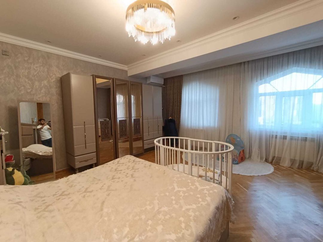 Satılır 4 otaqlı yeni tikili 200 m² — Mənzil, Bakı (8)