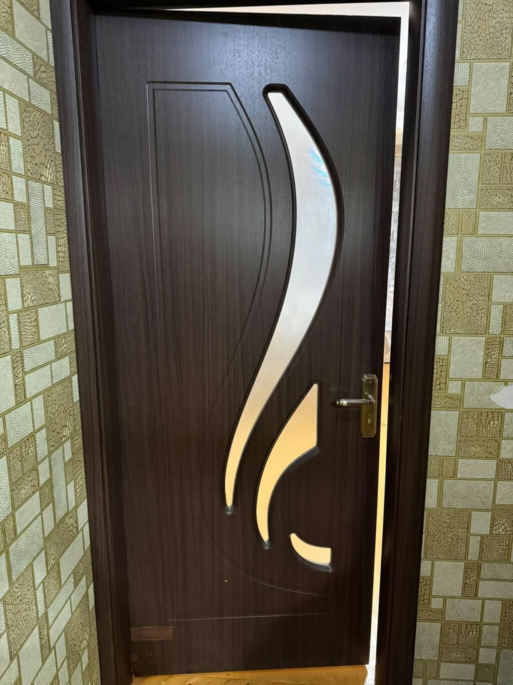 5 ədəd Qapı Satilir📍 bir ədədi 50 azn✅ Olçu 90*2.05📍Unvan Qaracuxur