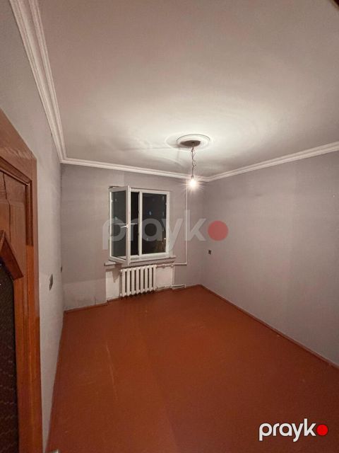 Satılır 3 otaqlı köhnə tikili 55 m²