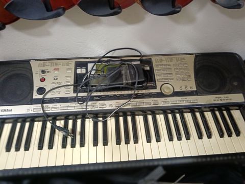 Yamaha PSR-740 Elektron Sintezator