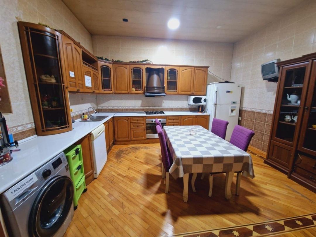 Satılır 8 otaqlı köhnə tikili 280 m² — Mənzil, Bakı (10)