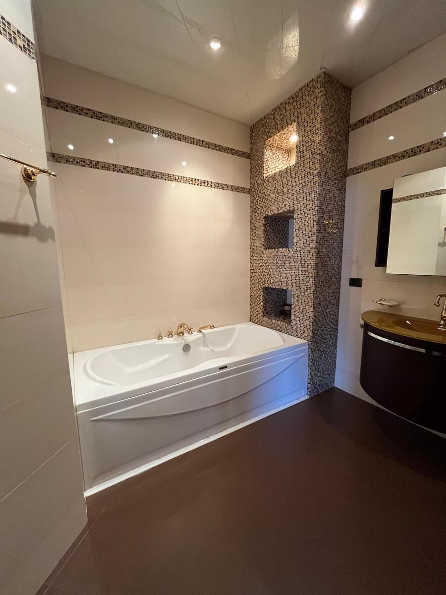 Satılır 4 otaqlı yeni tikili 200 m² — Mənzil, Bakı (11)