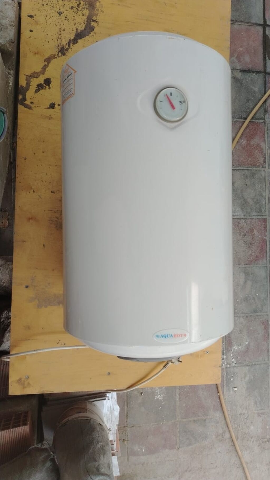 AQUAHOT elektrik su qızdırıcısı (boyler) - Həcm: 80 litr - Güc: 2000 — Elektronika, Bakı (3)