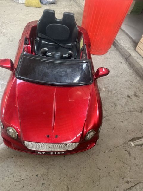 Uşaq üçün elektrikli miniatür avtomobil – qırmızı rəngdə kabriolet