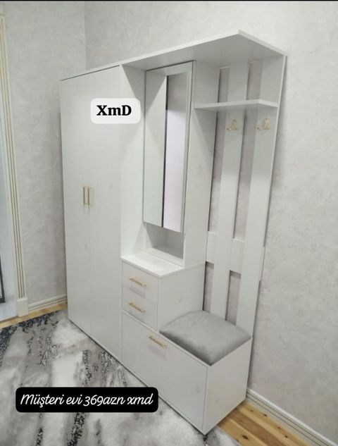 Ağ rəngdə giriş üçün çoxfunksiyalı dəhliz mebeli. Komplekt aşağıdakı