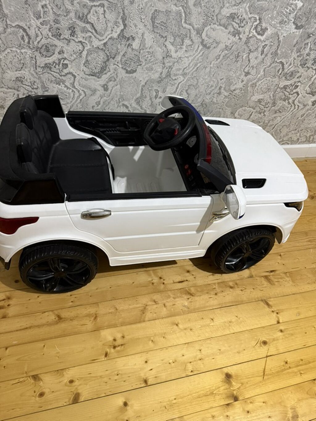Uşaq üçün elektrikli polis maşını – JC-002 - Korpus: ağ rəng, SUV — Mallar, Xırdalan (5)