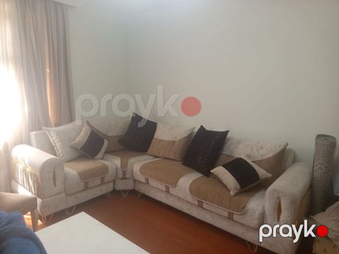 Uqlavoy divan. 550azn. pufik yoxdu. Açılır bazalidi ünvan pasyolka