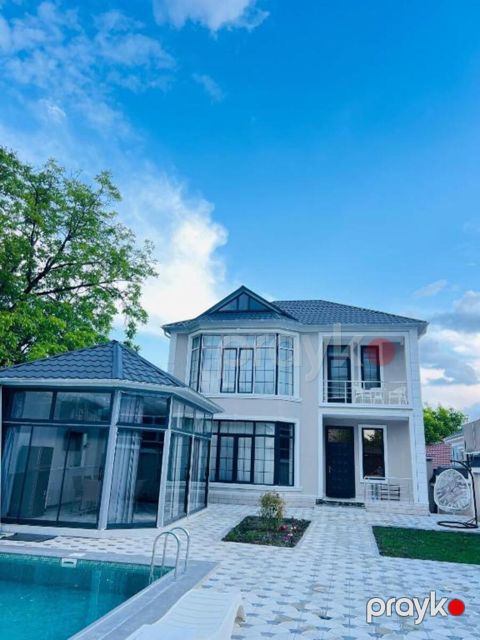 İcarəyə verilir 5 otaqlı həyət evi/bağ evi 250 m²