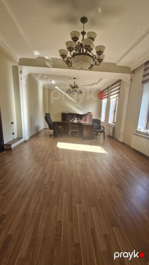 İcarəyə verilir 4 otaqlı ofis 250 m²