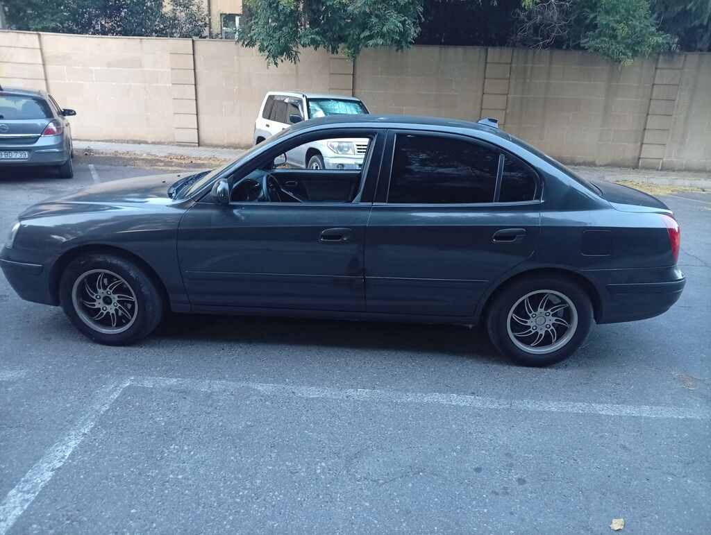 Hyundai Elantra sedan - Kuzov: 4 qapılı sedan, tünd boz rəng - — Avto, Bakı (4)
