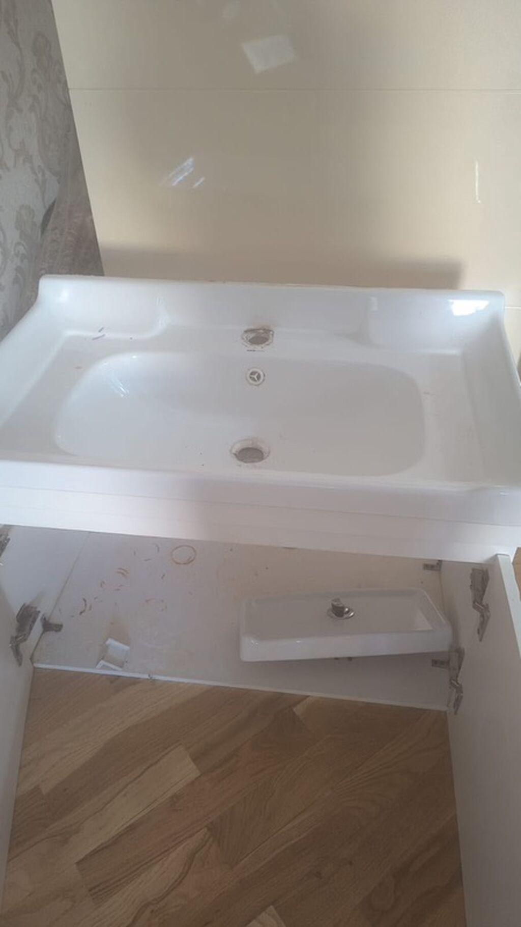 Vanna otağı üçün mebel və santexnika dəsti — Vanna otağı mobilyası, Bakı (3)