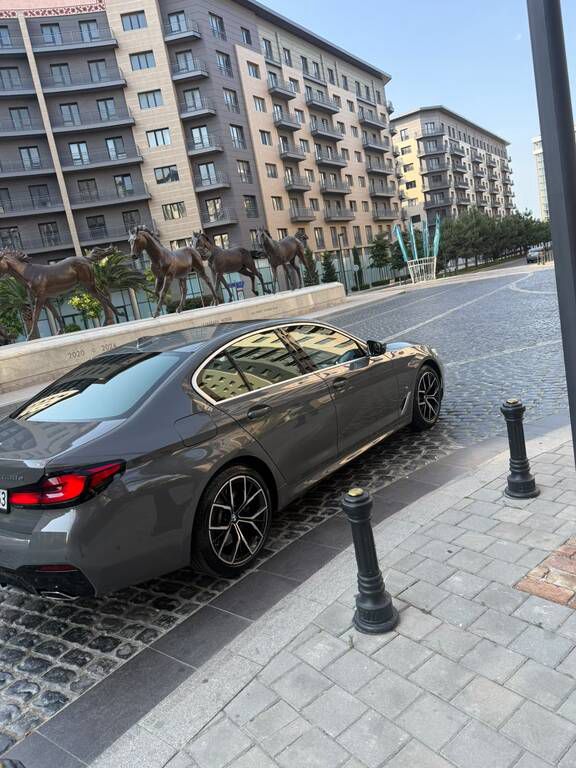 BMW 530e, 2.0 L, 12 kWh, 2021 il, 111 000 km — Avtomobillər, Bakı (9)