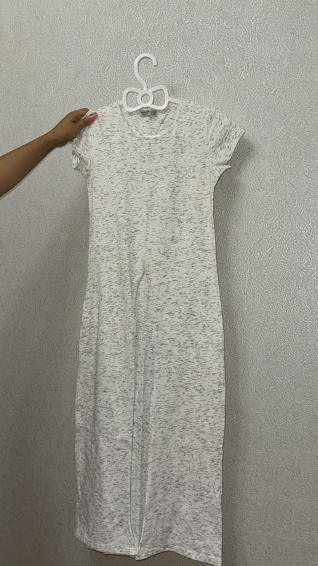 Açıq boz-ağ çalarlı, xırda naxışlı kofta - Model: T-shirt tipli üst — Şəxsi əşyalar, Masazır