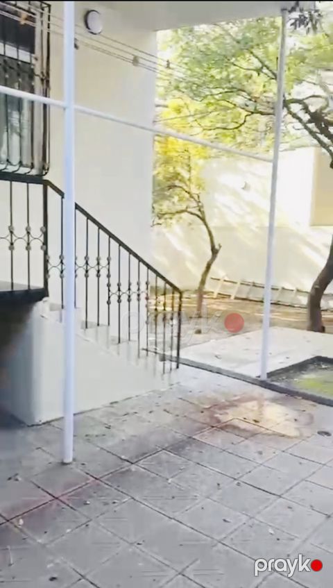 Satılır 2 otaqlı köhnə tikili 50 m²