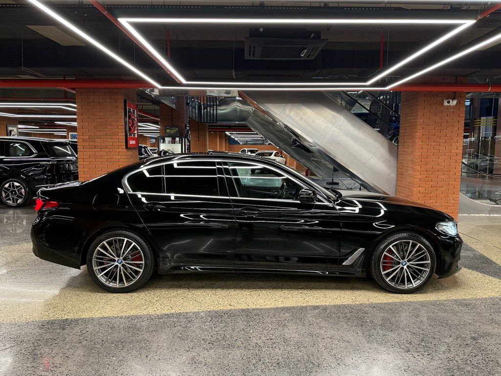 BMW 530e, 2.0 L, 12 kWh, 2023 il, 53 000 km — Avtomobillər, Bakı (4)