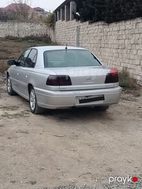 Opel Omega B sedan – gümüşü rəng Texniki xüsusiyyətlər və təchizat: -