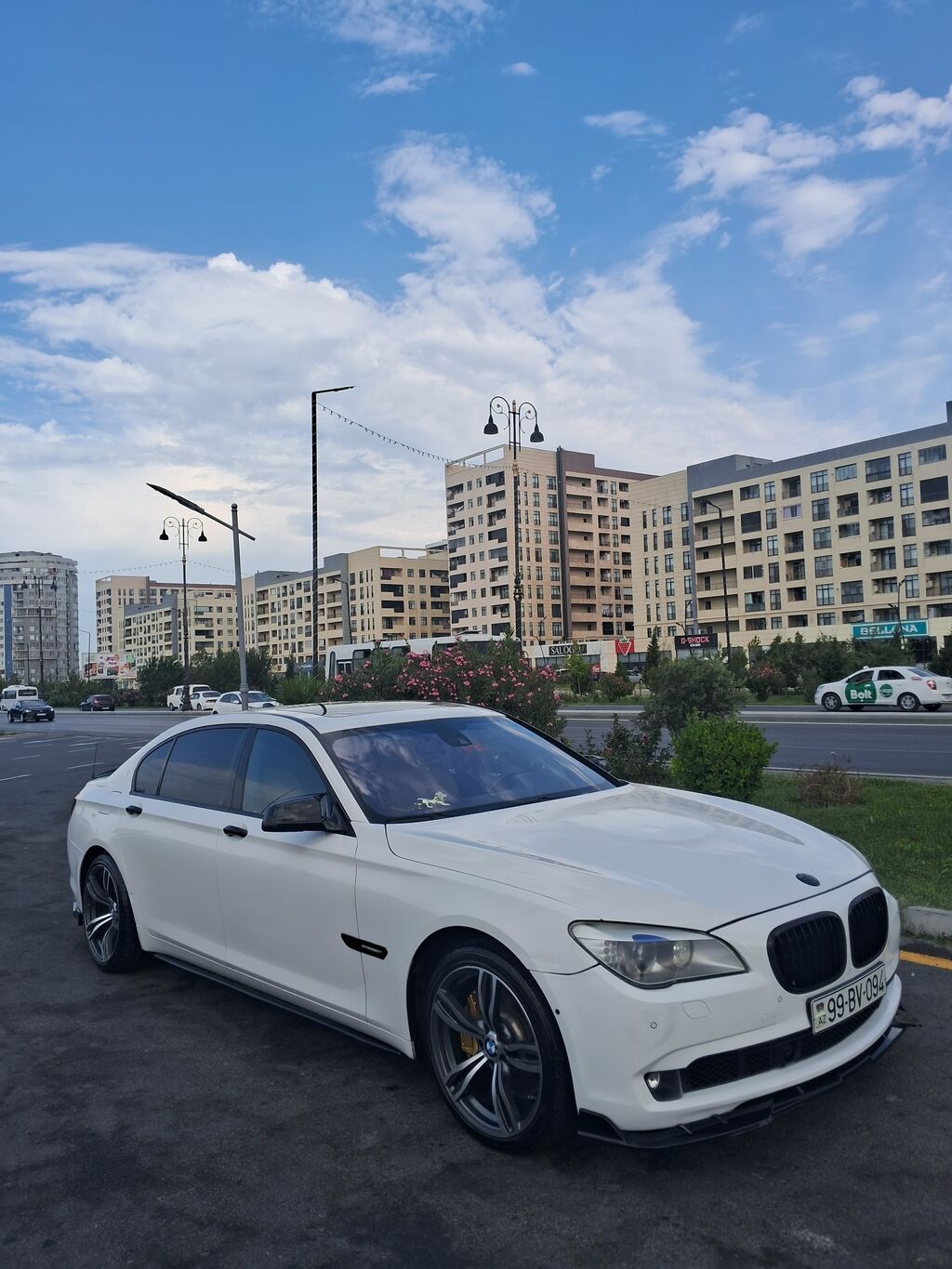 BMW 750: 4.4 l | 2011 il Sedan — Avto, Novxanı (5)