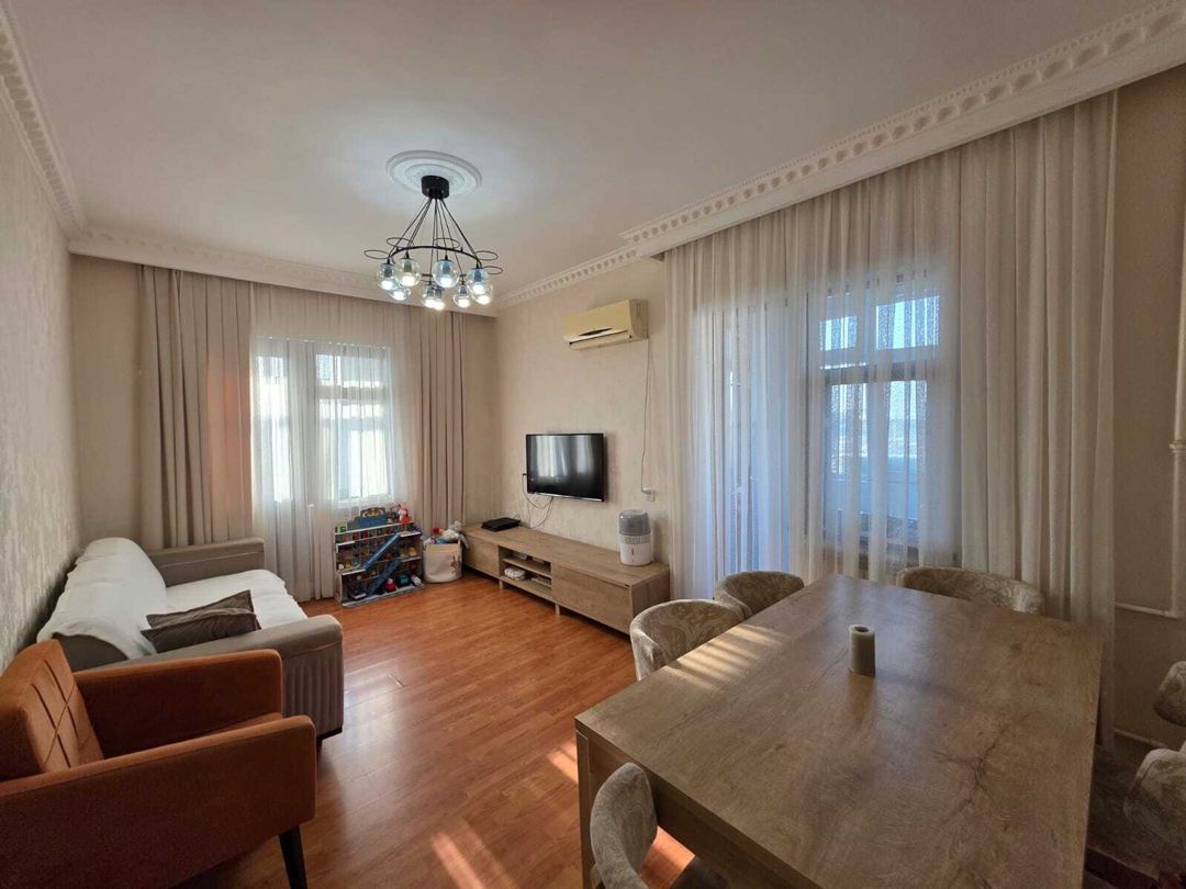 Satılır 2 otaqlı köhnə tikili 65 m² — Mənzil, Bakı