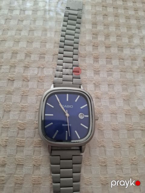 Casio kişi qol saatı - Klassik dizayn: yumru künclü kvadrat korpus