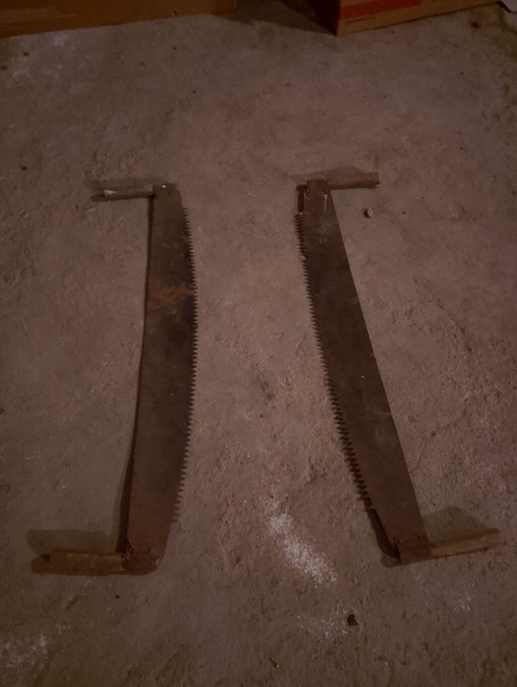 Məhsul: İki ədəd əl mişarı (ağac üçün) Təsvir: - Metal bıçaqlı, hər — Alətlər, Gəncə (3)