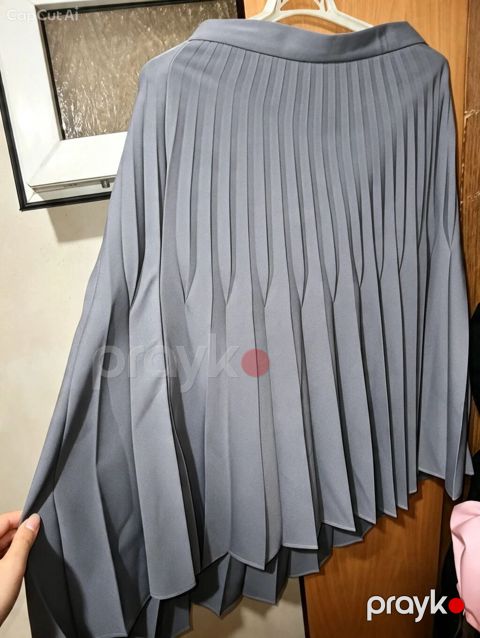 Boz rəngdə plisəli ətək Razmer : 48 beden 4 xl - Model: asimmetrik