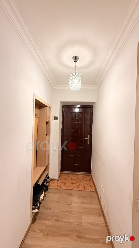 İcarəyə verilir 2 otaqlı köhnə tikili 65 m²