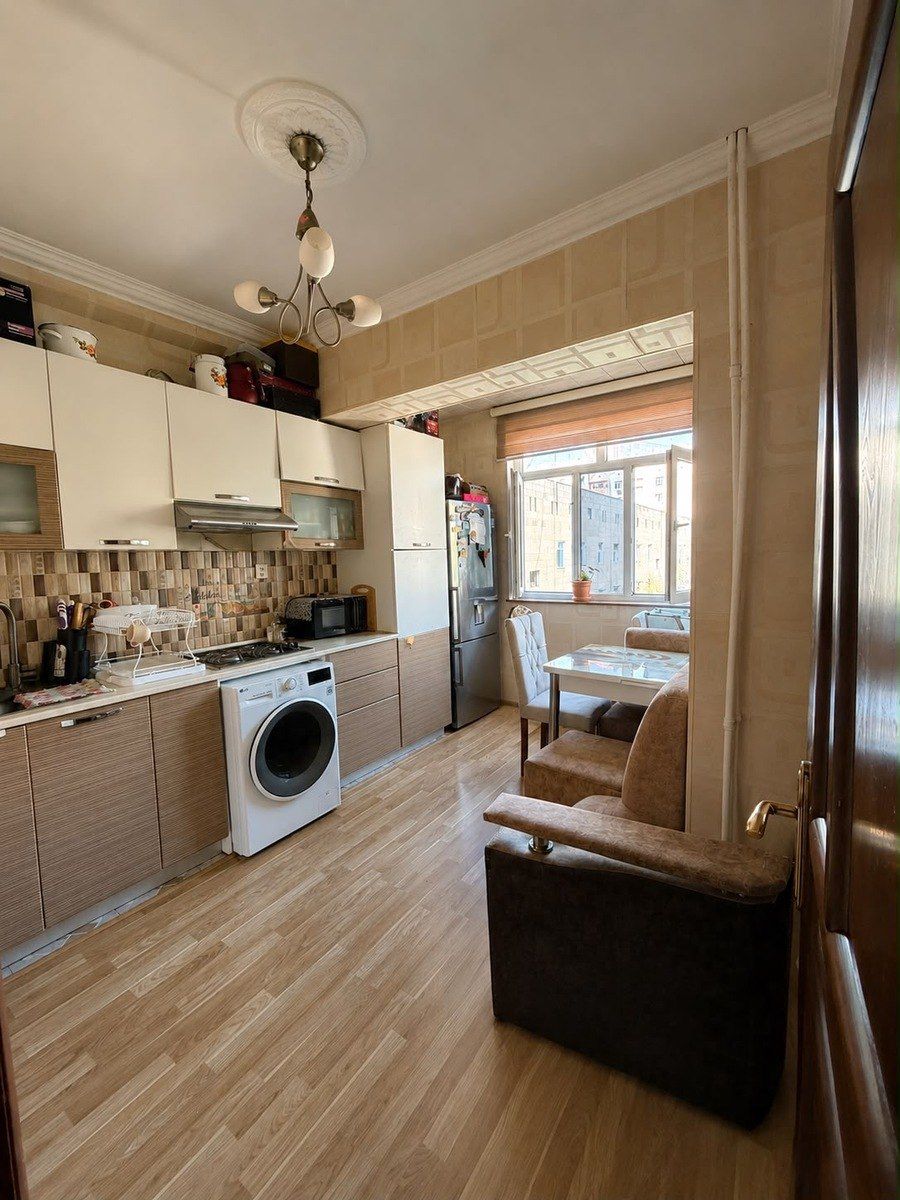 Satılır 2 otaqlı köhnə tikili 60 m² — Mənzil, Bakı (7)