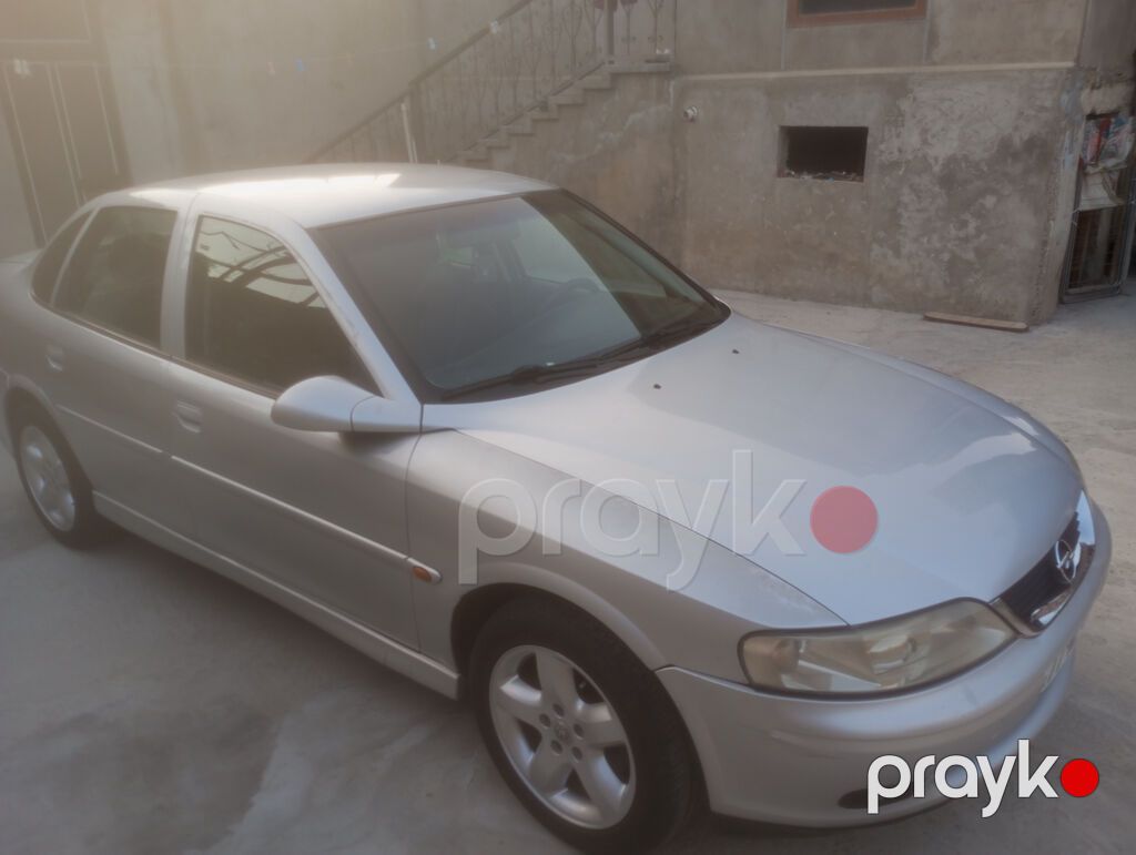 Opel Vectra: 1.8 l | 2001 il 317000 km Sedan 77-MZ-888 — Avto, Bakı (2)