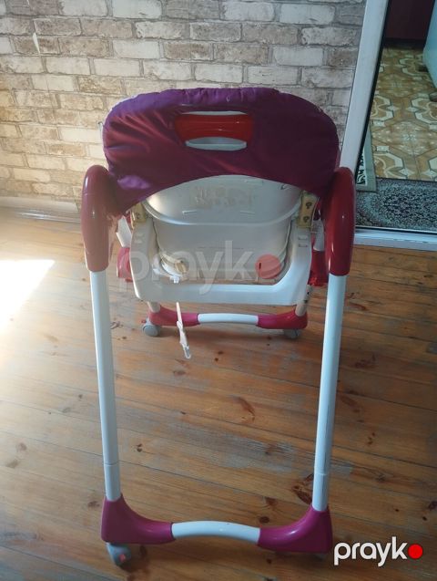 Mamalove uşaq yemək stulu - Rəng: çəhrayı-bənövşəyi ağ detallar ilə -