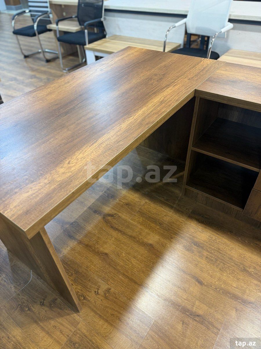Ofis masası — Mallar, Bakı (3)