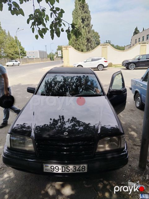 Mercedes-Benz C-Class: 1.8 l | 1997 il Sedan