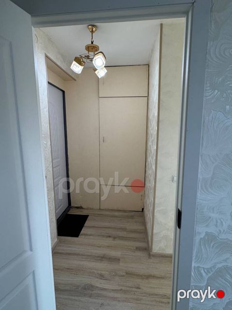 Satılır 1 otaqlı köhnə tikili 36 m²