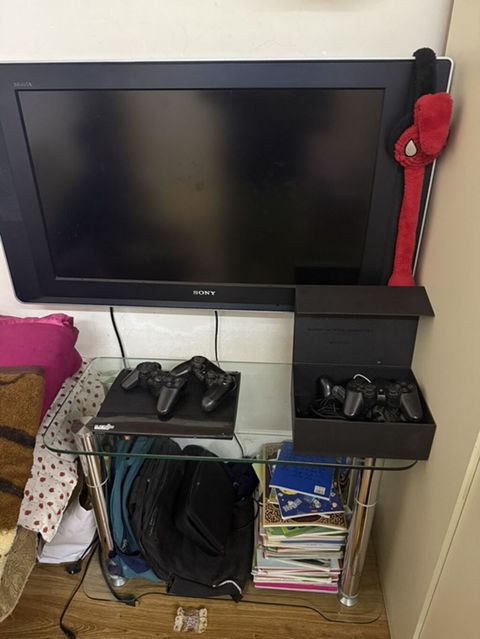 Sony Bravia LCD televizor + PlayStation 3 oyun seti Tərkib: - Sony