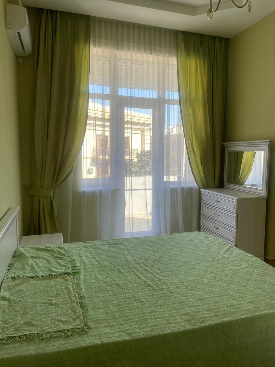 İcarəyə verilir 4 otaqlı köhnə tikili 130 m² — Mənzil, Bakı (7)