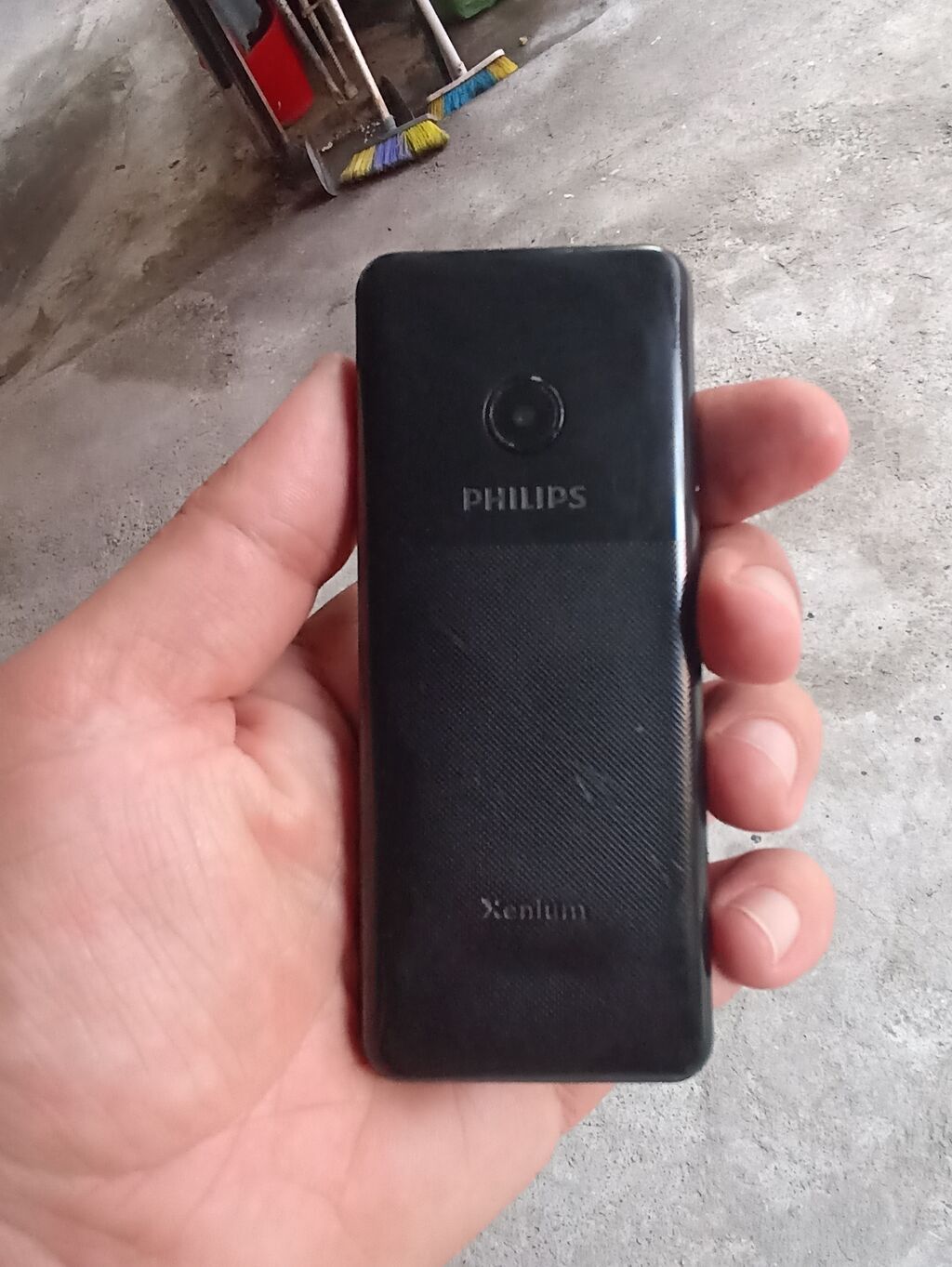 Düyməli mobil telefon – Philips Xenium seriyası (ön paneldə Fly — Elektronika, Şəki (2)