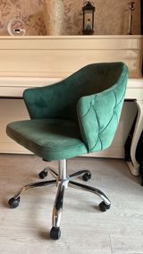 2 ədəd kreslo satılır,hər biri 150 azn.Yaxşı vəziyyətdə.Ünvan:Tbilisi — Chairs