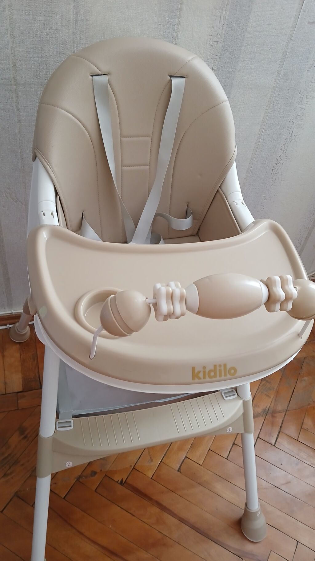 Kidilo usaq unisex yemek masasi cox seliqeli islenib sekilde gorunduyu — Mallar, Bakı (2)