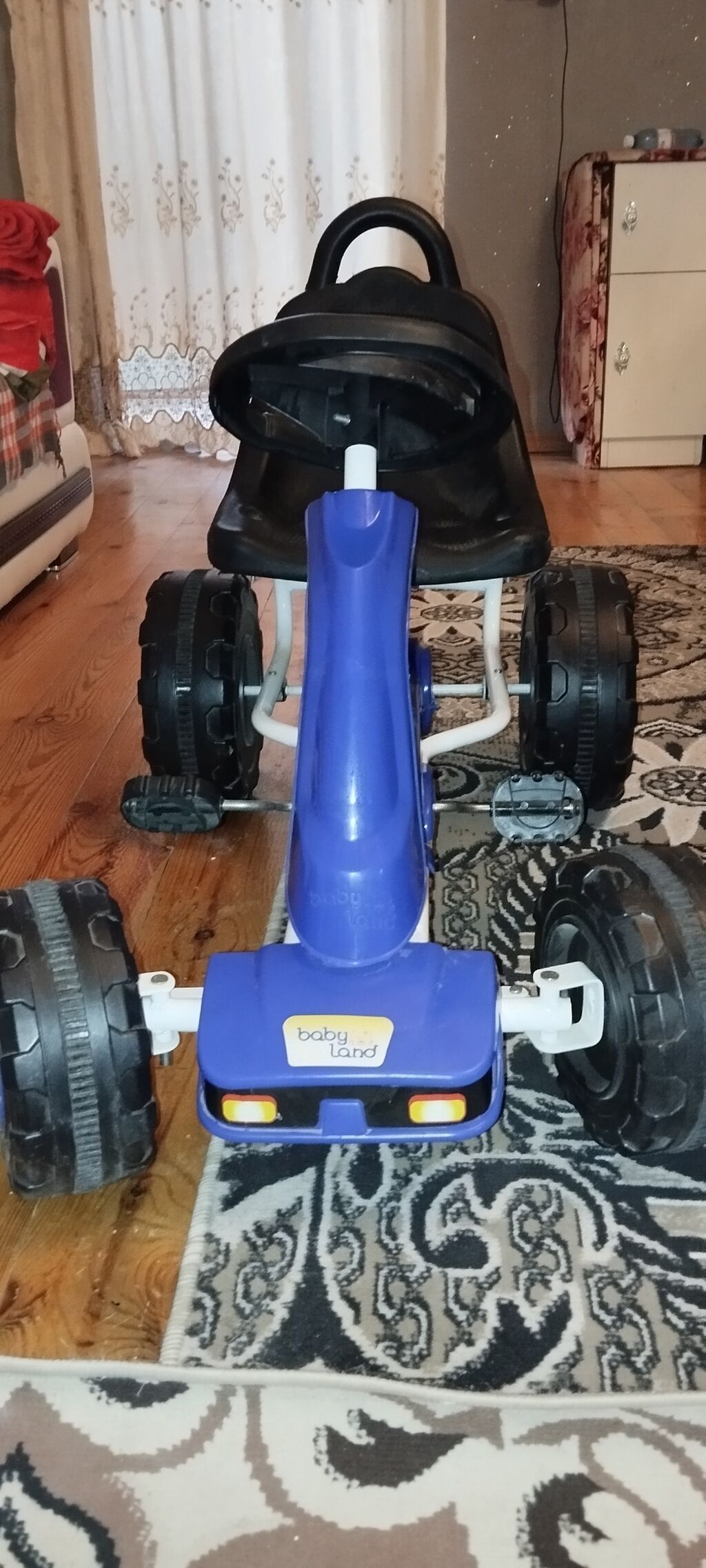 Uşaq pedal maşını – Baby Land markası - Rəng: mavi/ağ şassi, qara